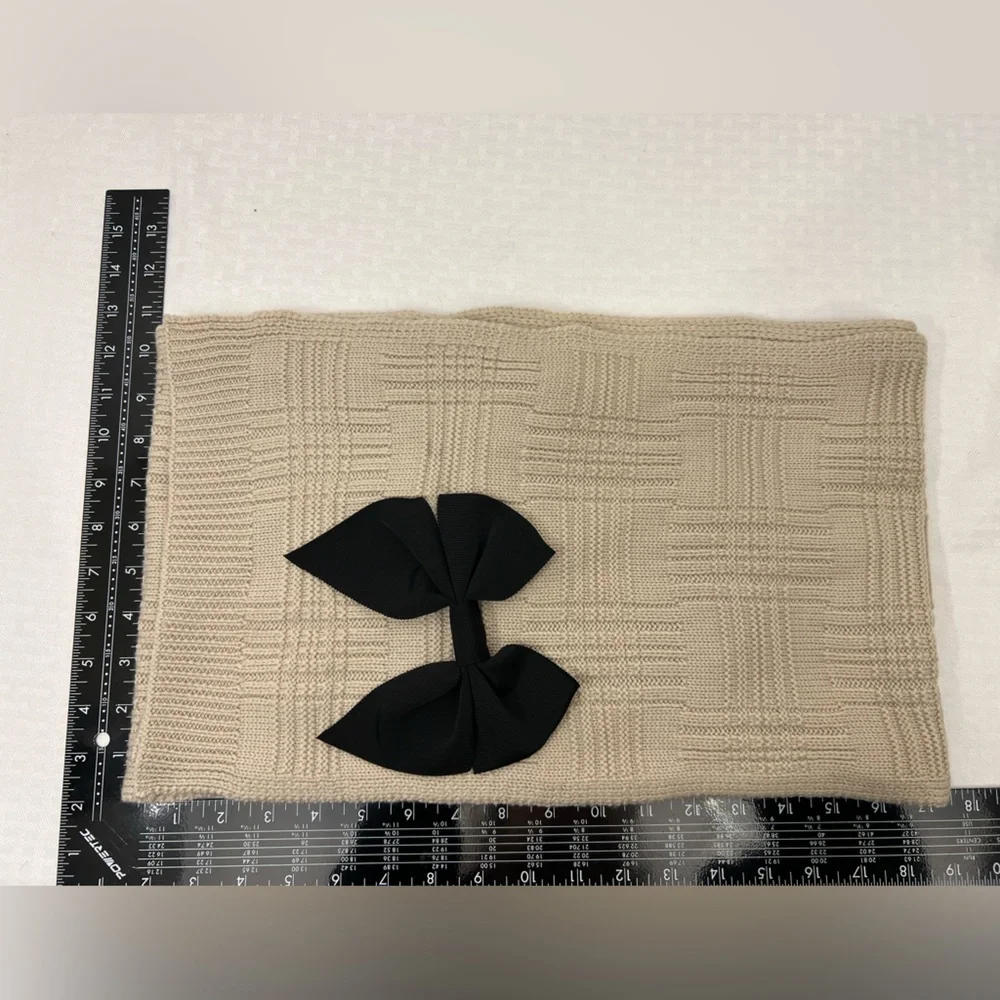 Kate Spade Beige Knit Scarf Black Bow Appliqué